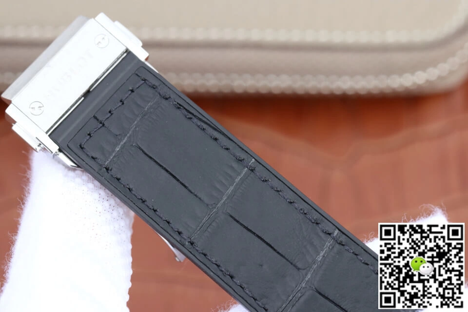 Hublot Classic Fusion 511.NX.1171.LR JJ Factory 1:1 Best Edition Replica Watch Black Strap